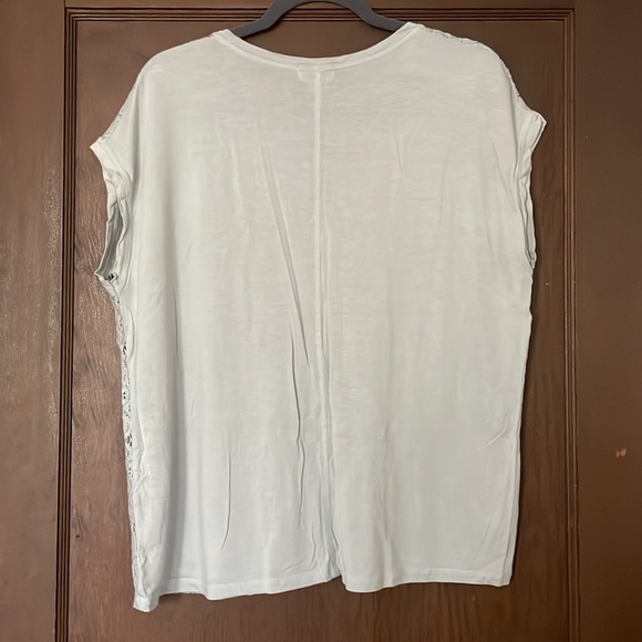 Fabulous grey lace tshirt! Dress it up or down! - Picture 5 of 5